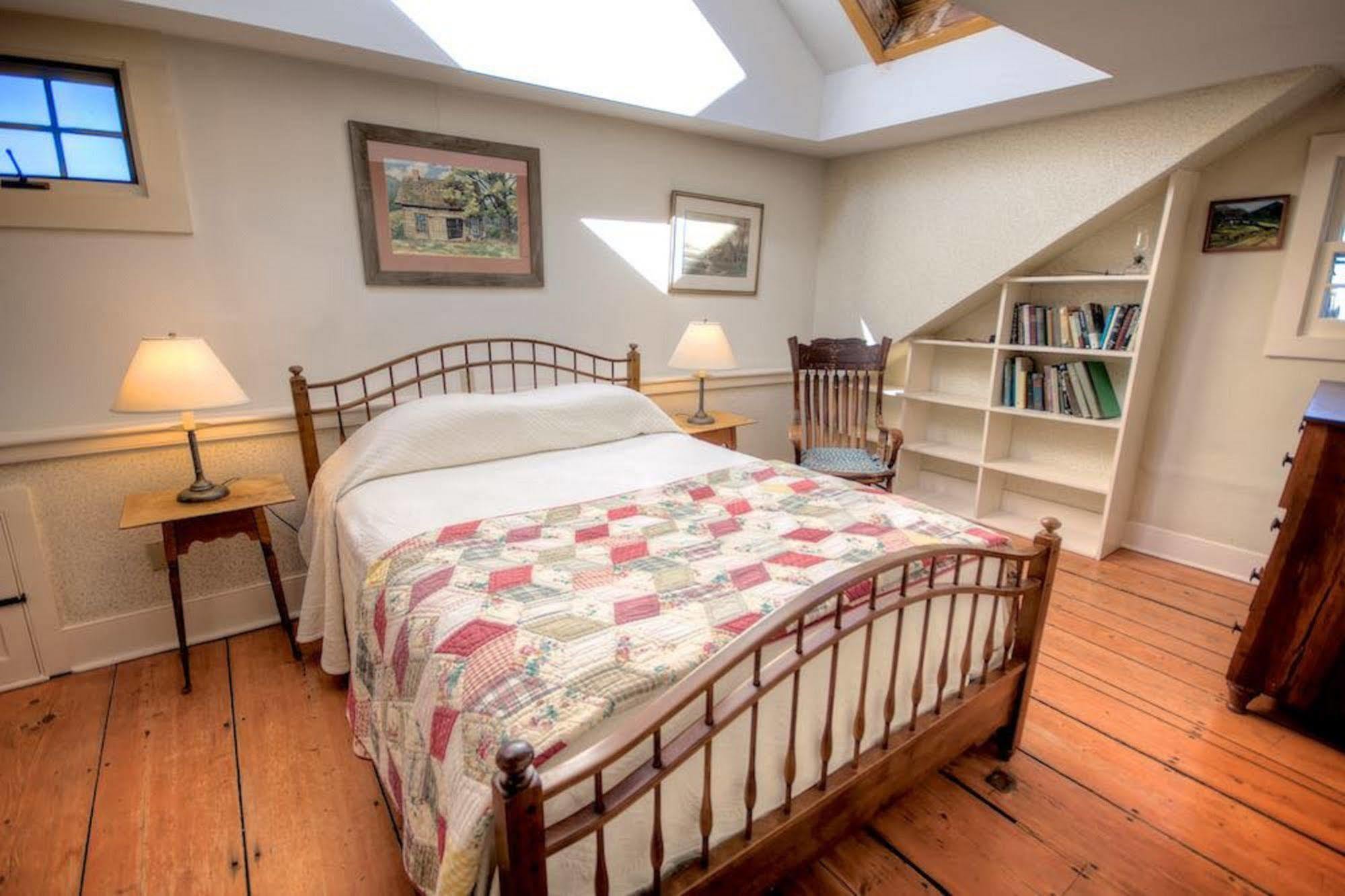 Blueberry Hill Inn Brandon Экстерьер фото