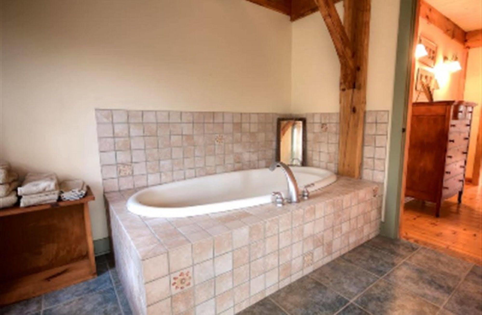 Blueberry Hill Inn Brandon Экстерьер фото